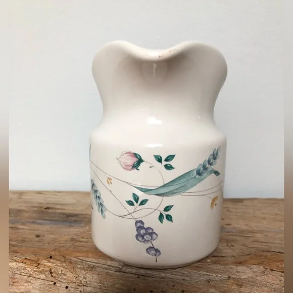 Vintage Pfaltzgraff April Stoneware Pitcher - Picture 4 of 6